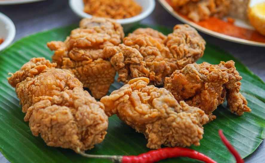cara menggoreng ayam agar matang sempurna